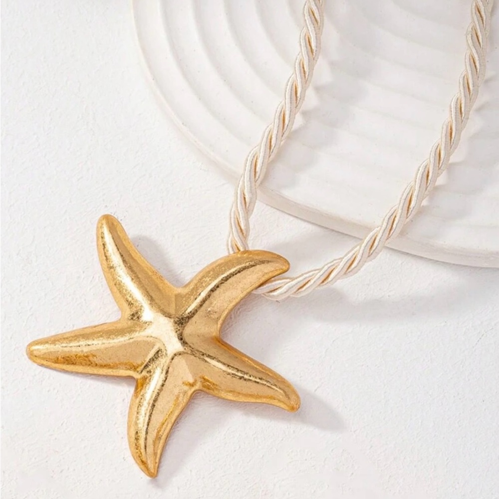 Starfish Gold Pendant Necklace